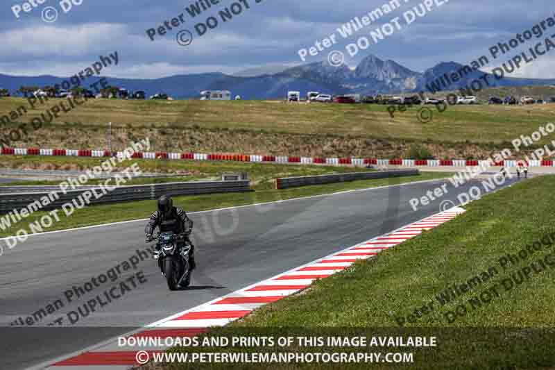 cadwell no limits trackday;cadwell park;cadwell park photographs;cadwell trackday photographs;enduro digital images;event digital images;eventdigitalimages;navarra;no limits trackdays;peter wileman photography;racing digital images;trackday digital images;trackday photos